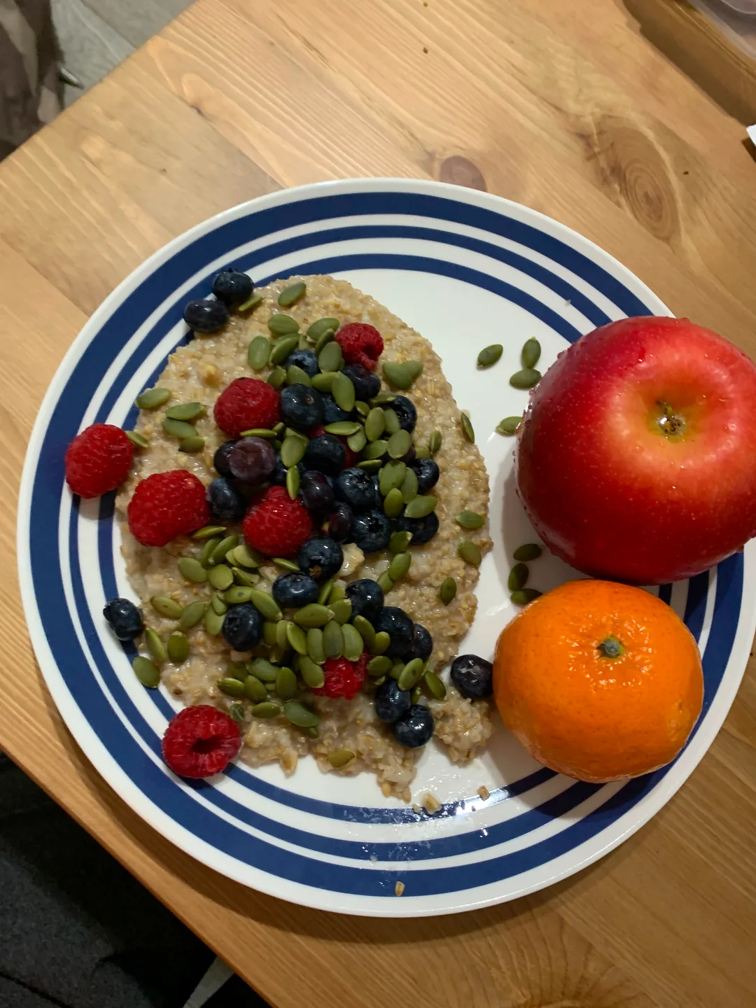 Oatmeal with Fruits and Nuts